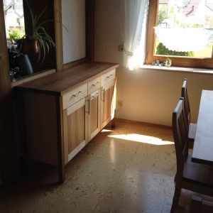 Esszimmereinrichtung in Birke und Rüster kombineirt (1)
