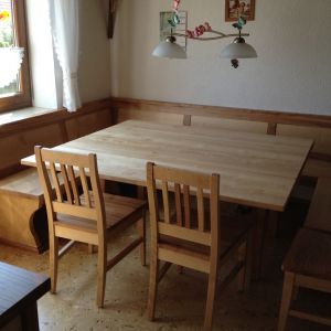 Esszimmereinrichtung in Birke und Rüster kombineirt (2)