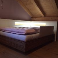 Jugendbett 140x200 aus Zebrano Furnier mit weißem Schleiflack kombiniert (2)