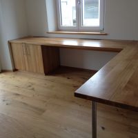Schreibtisch in Eiche massiv (1)
