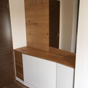 Garderobenschrank Eiche mit Weißlack