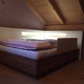 Jugendbett 140x200 aus Zebrano Furnier mit weißem Schleiflack kombiniert (2)