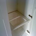 Schlafzimmerschrank aus weißem Schleiflack (4)