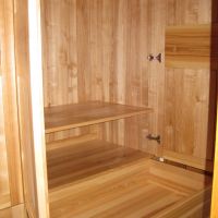 Schrank aus Kernesche massiv (3)