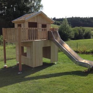 Kinderspielhaus in Lärche (1)