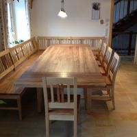 Sprossenbank mit Tisch und Stühlen in Birke und Rüster (2)