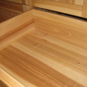 Schrank aus Kernesche massiv (5)