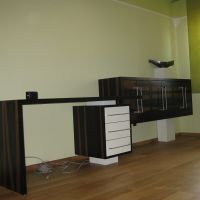 Jugendzimmer aus Räuchereiche mit weißem Schleiflack (2)