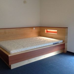 Jugendbett 140x200 aus can.  Ahorn mit Elsbeere kombiniert