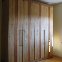 Schlafzimmerschrank aus Birke kom. mit ami. Kirsch