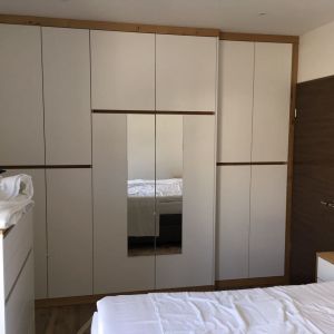 Schrank Eiche mit Weisslack