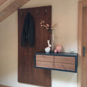Garderobenmöbel in Nussbaum (1)